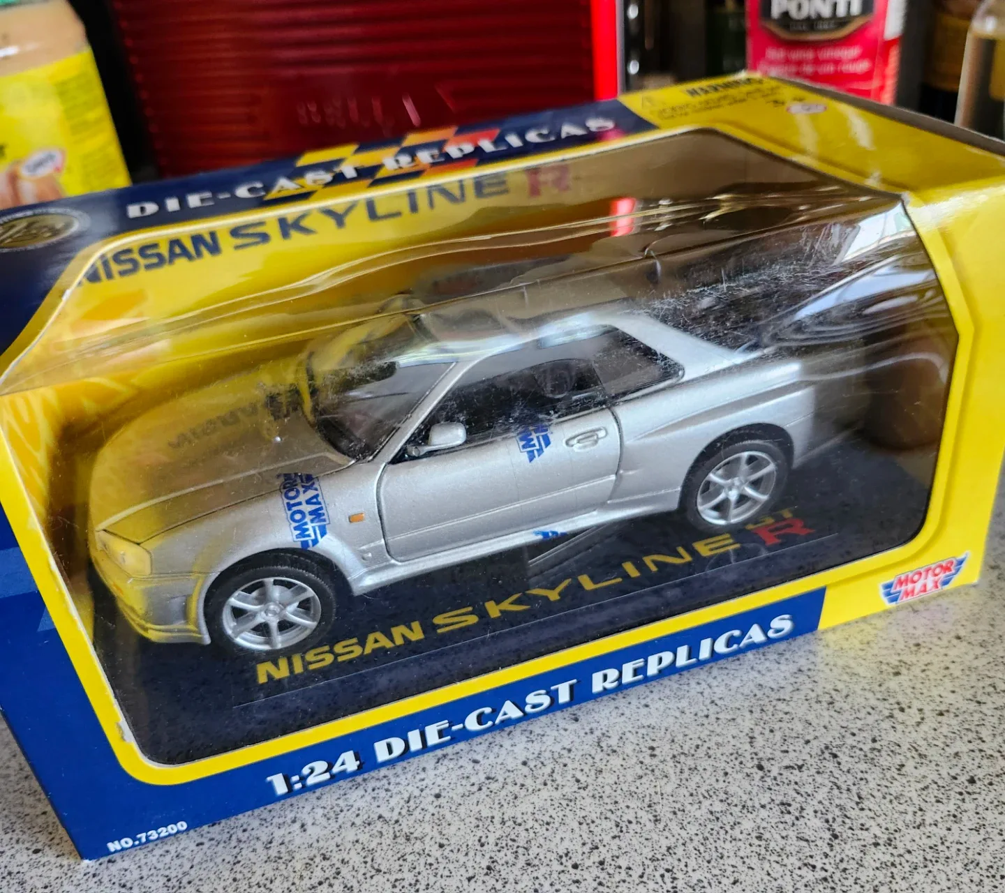 Motor Max 1:24 Nissan Skyline Die-Cast Replica - photo 2