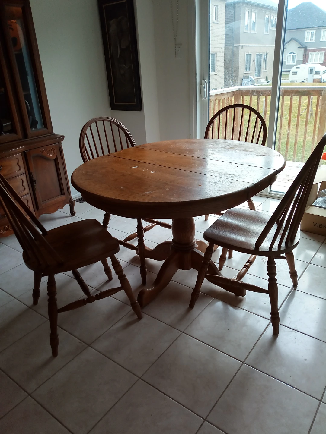 Oak Pedistal Table and 4 Chairs