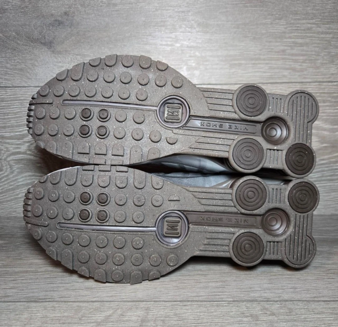 Nike Shox R4 Mens Shoes - photo 5