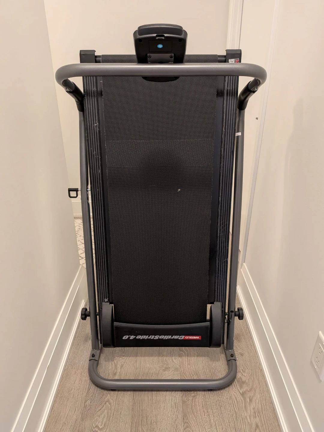 Weslo cardiostride 4.0 treadmill - photo 2