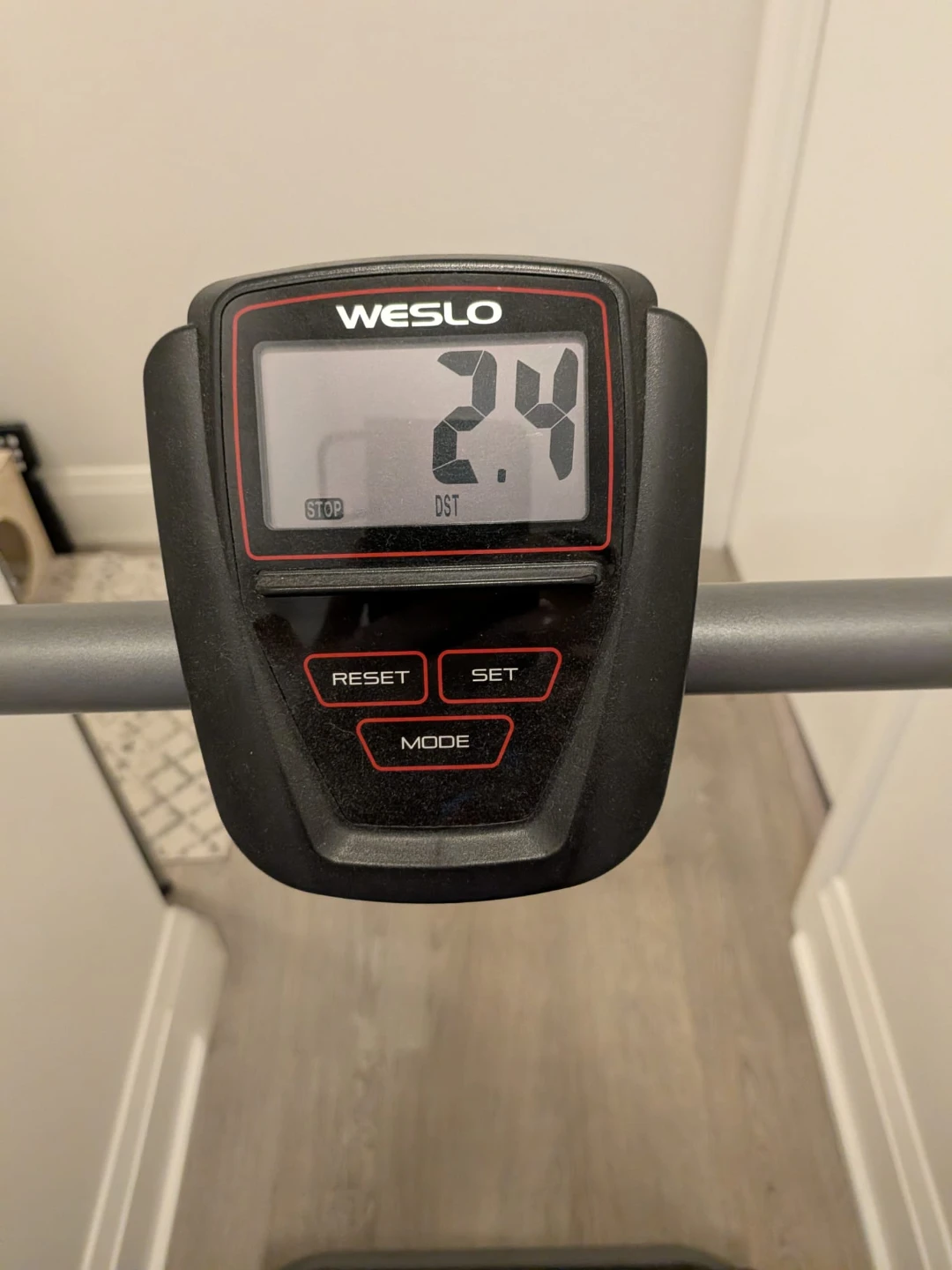 Weslo cardiostride 4.0 treadmill - photo 3