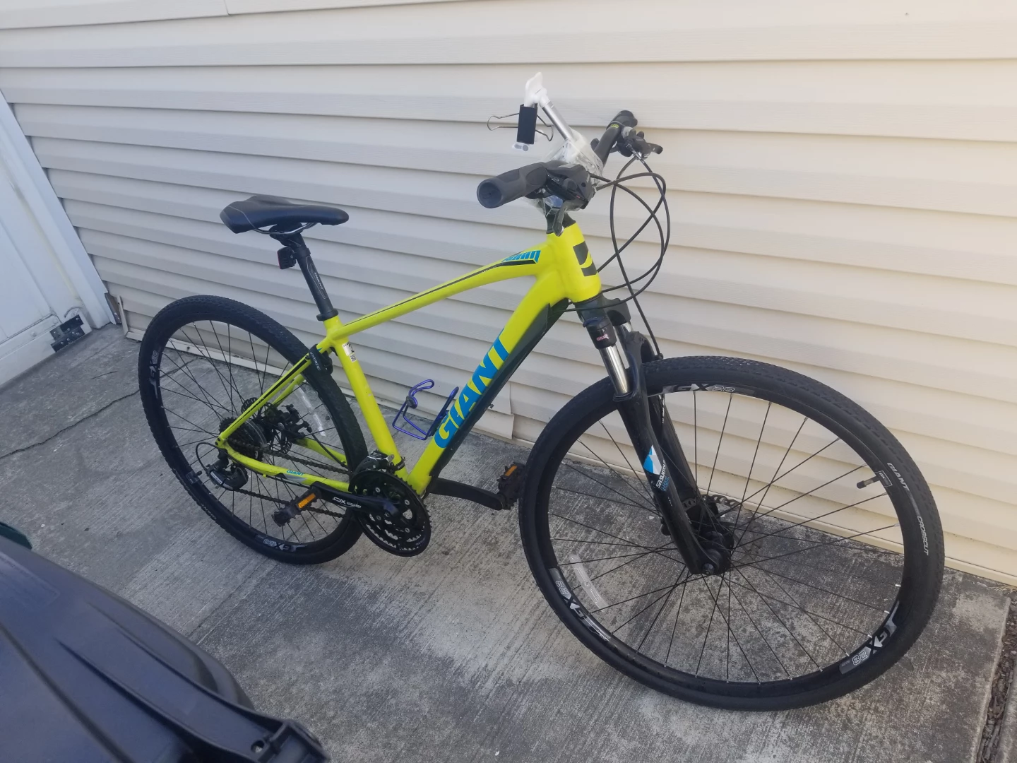 Giant Roam Disc Hybrid Bike - Yellow/Blue