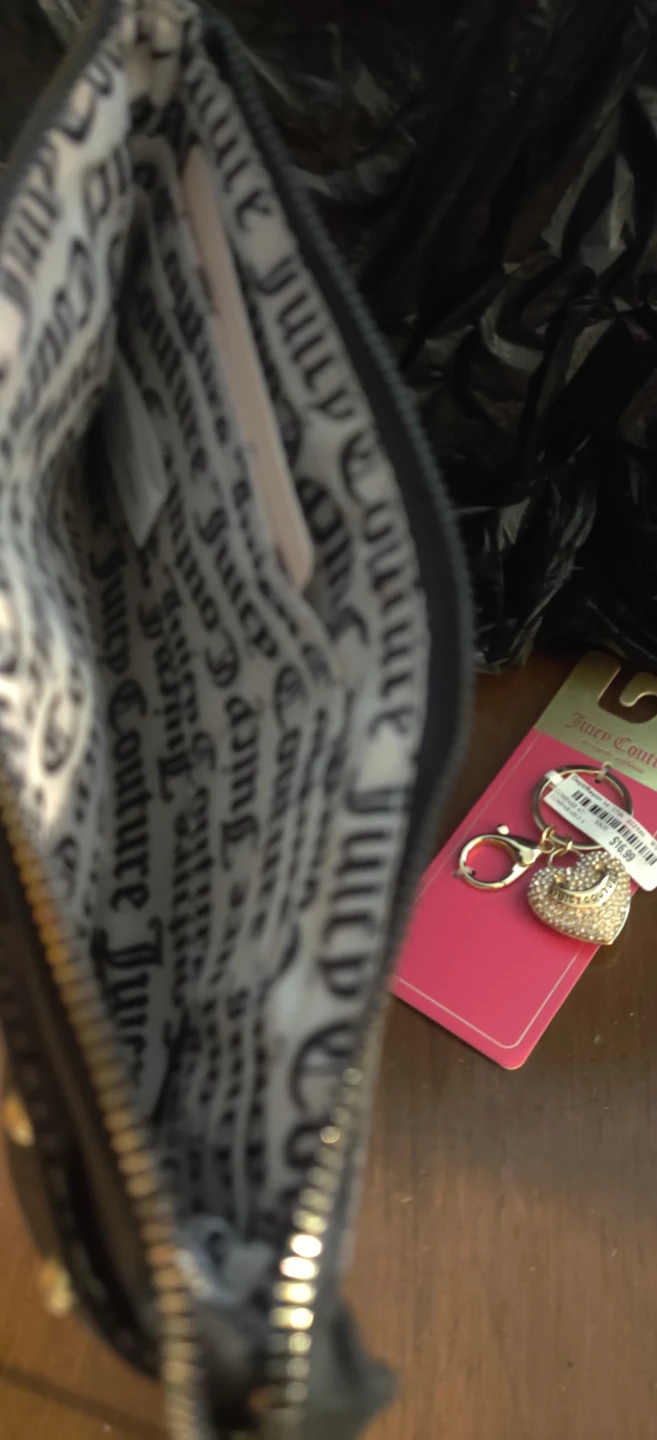 Juicy Couture Black Pebble Leather Wristlet with Heart Keychain - photo 5