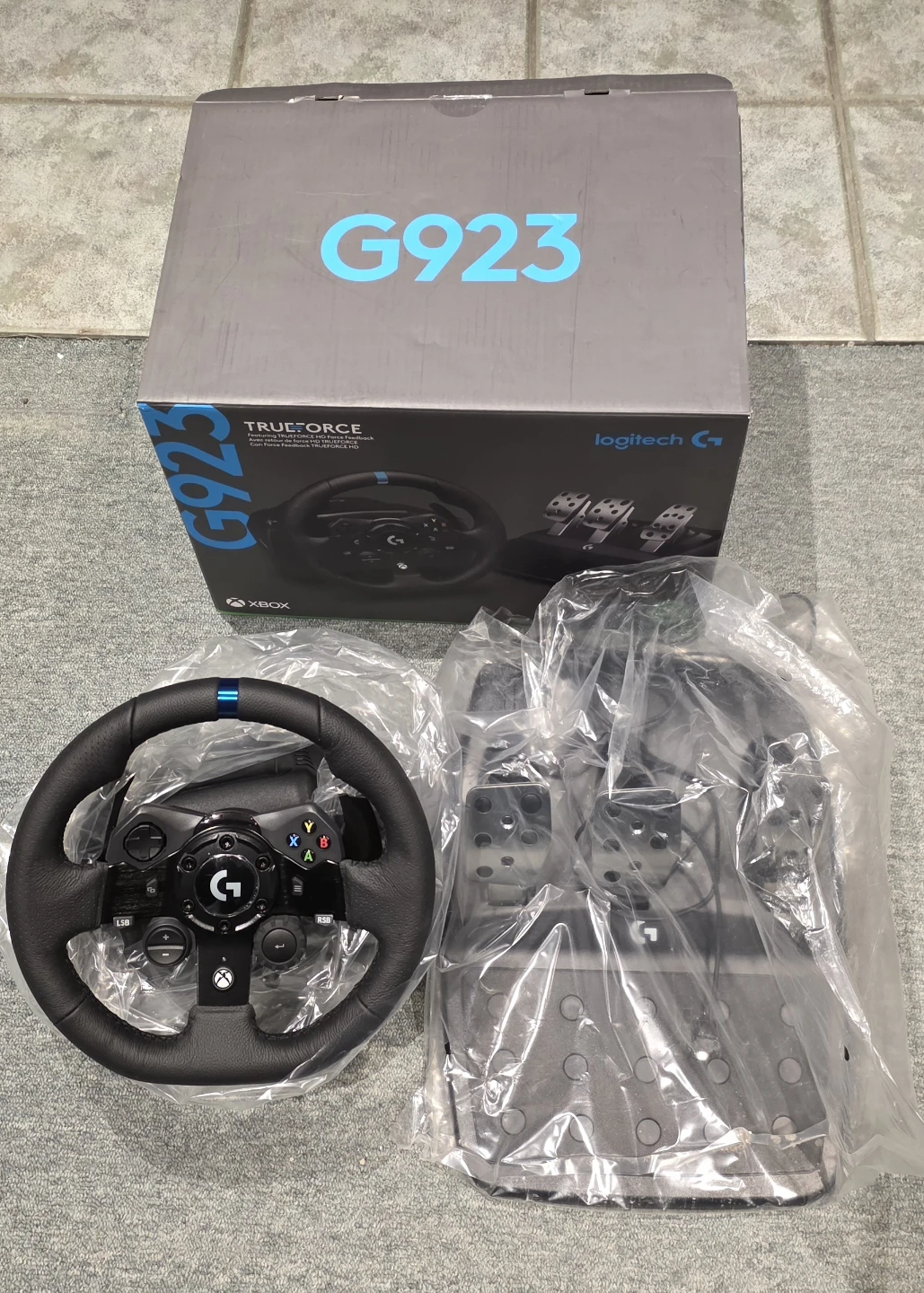 Logitech G923 TRUEFORCE Racing Wheel and Pedals (Xbox)