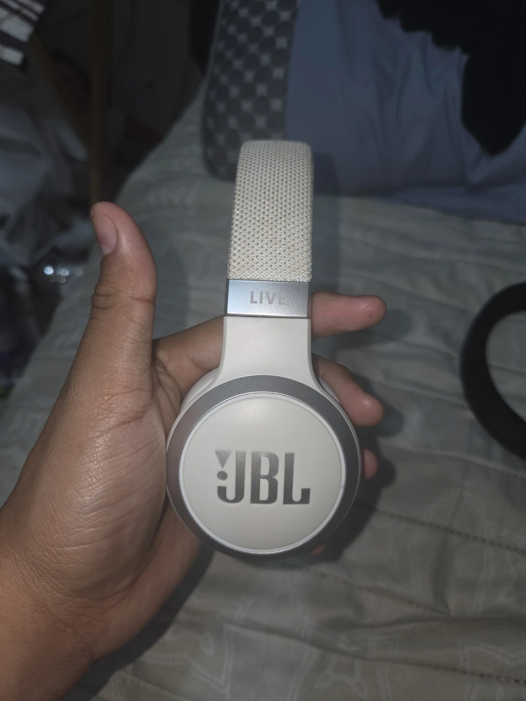 JBL Live 460NC On-Ear Headphones - White - photo 3