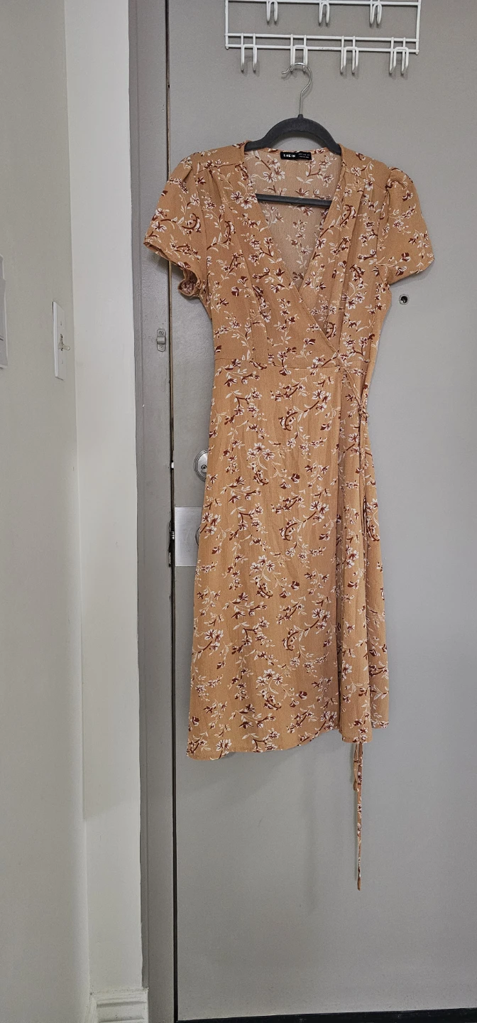 SHEIN Floral Wrap Dress Size M