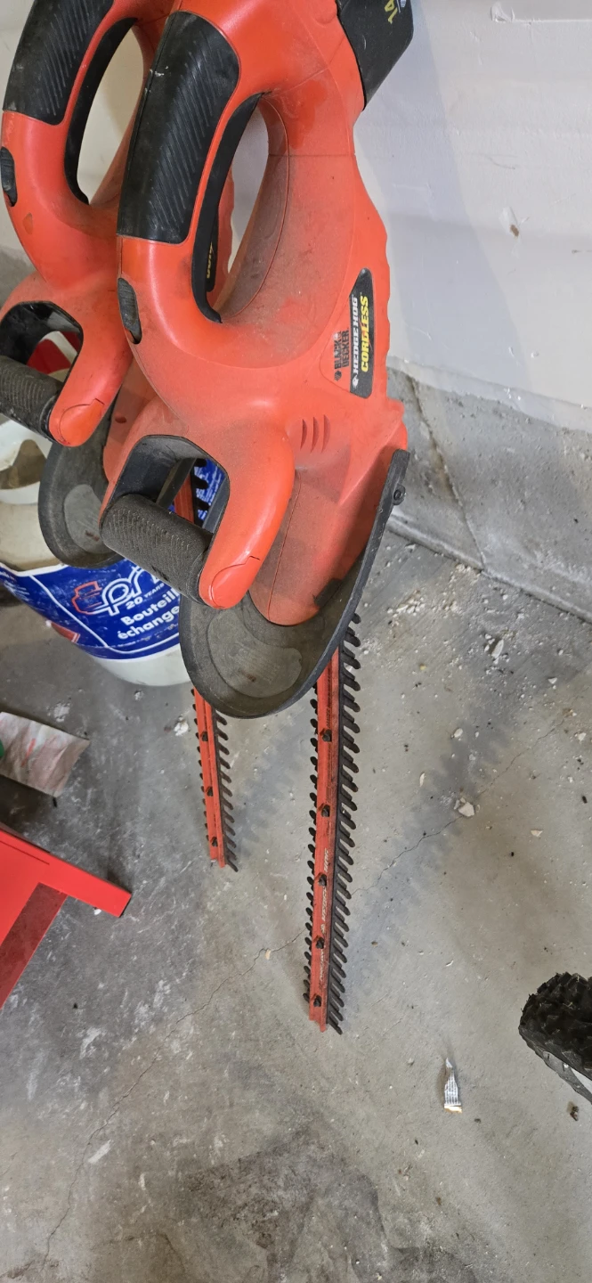 Black+Decker 14.4V Cordless Hedge Trimmer