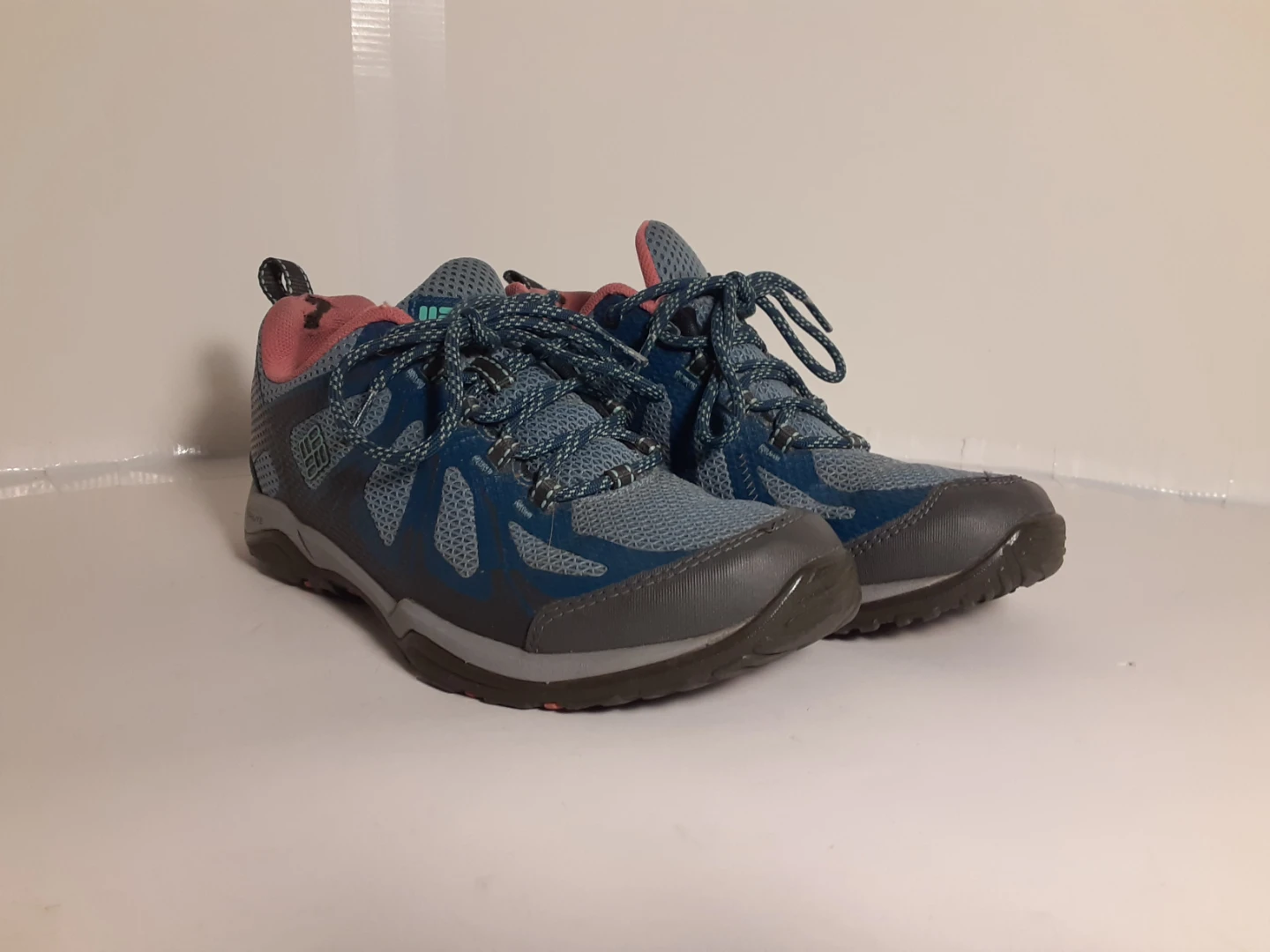 Columbia - Women's Trail Shoes | S: 7.5