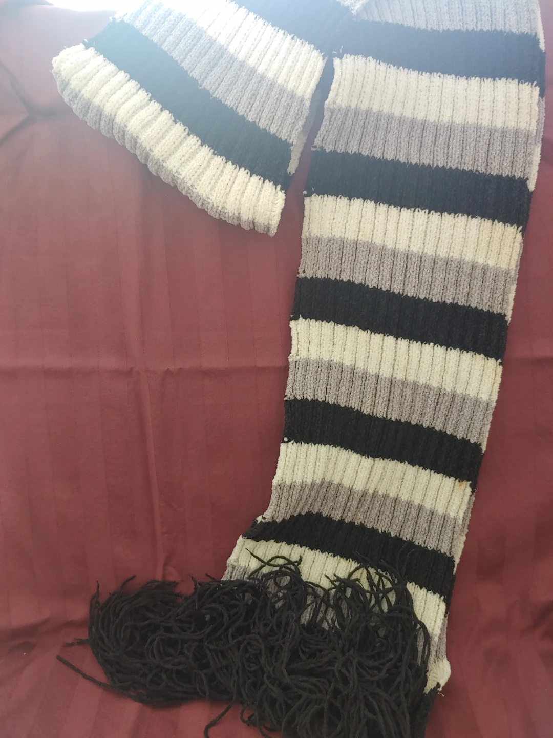 Striped knit scarf with fringe - photo 2