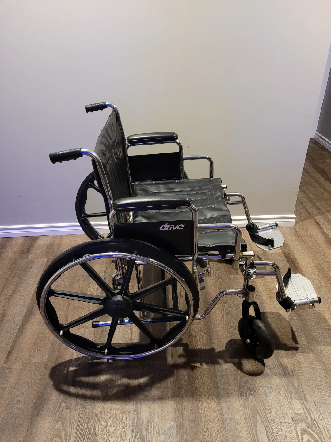 Drive Medical Folding Wheelchair - photo 2