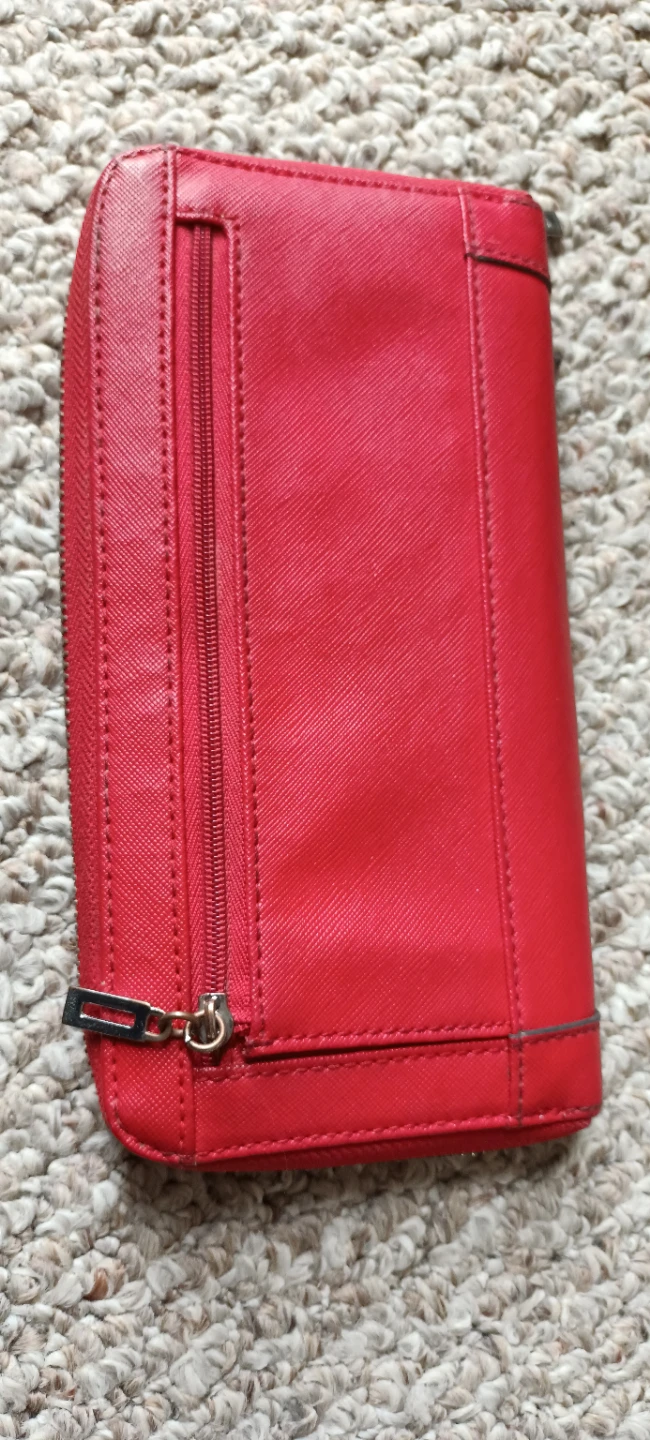 Red Guess Wallet - photo 3