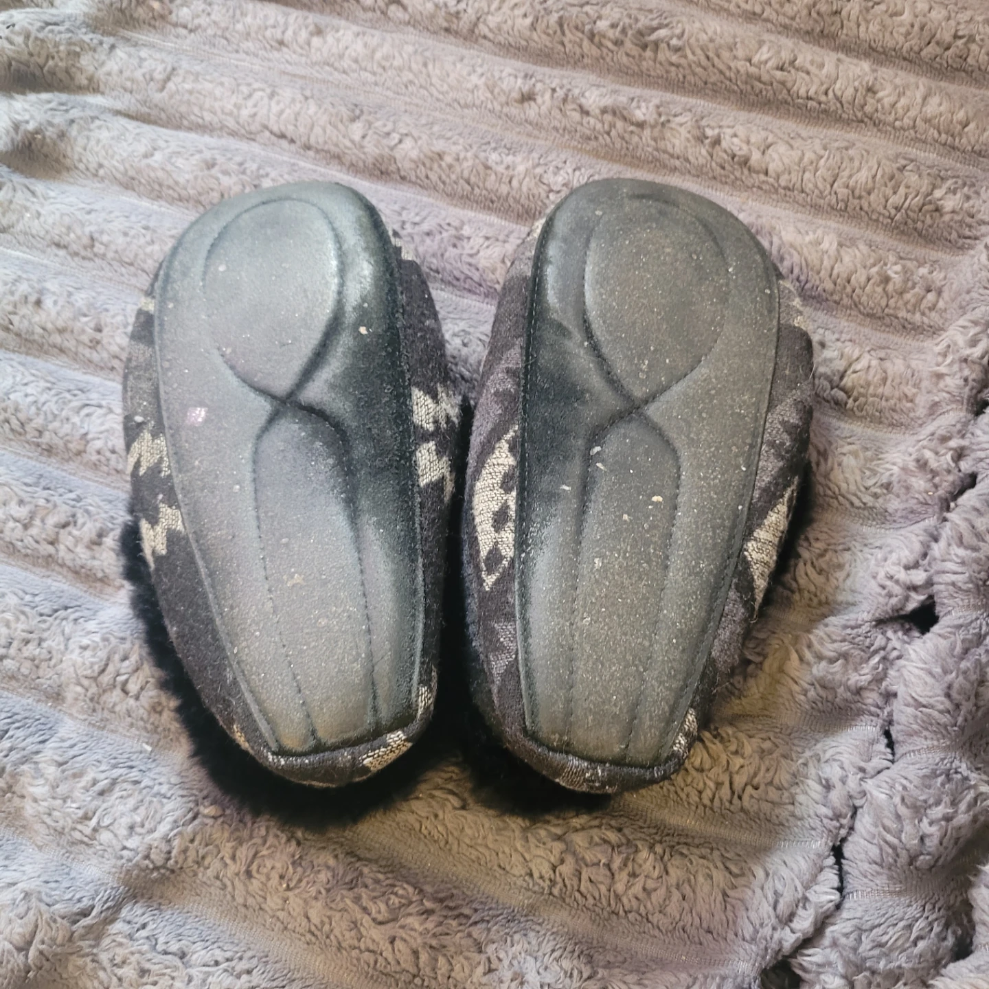 Manitobah Mukluks Slippers - Black Fur Lined W8 - photo 4