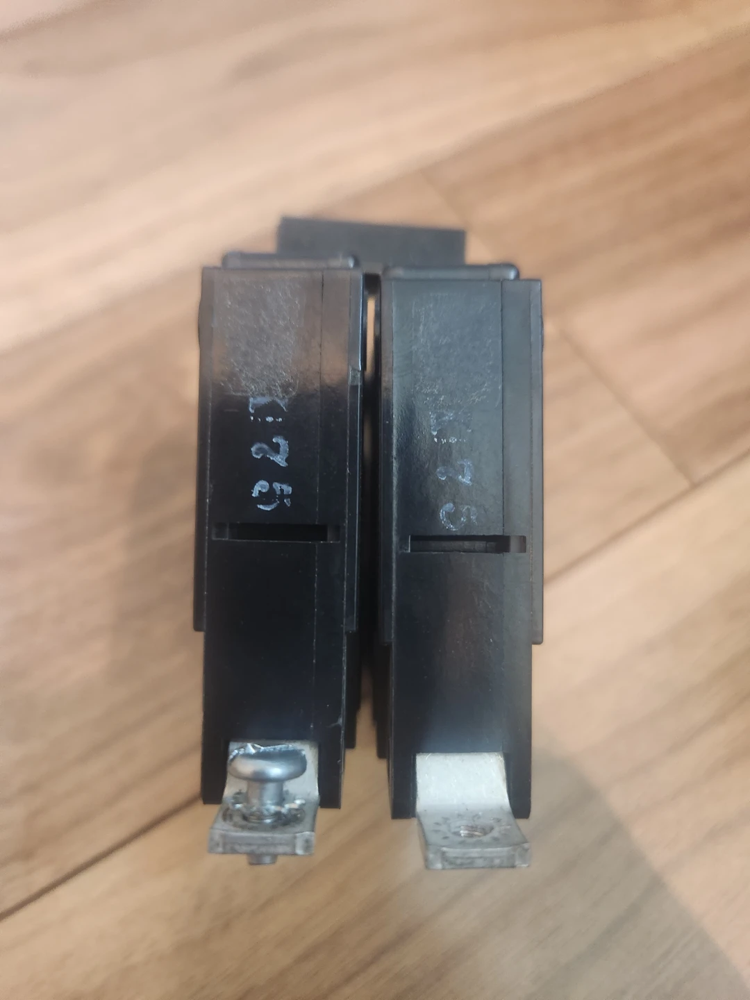 COMMANDER 30A Circuit Breaker - photo 5