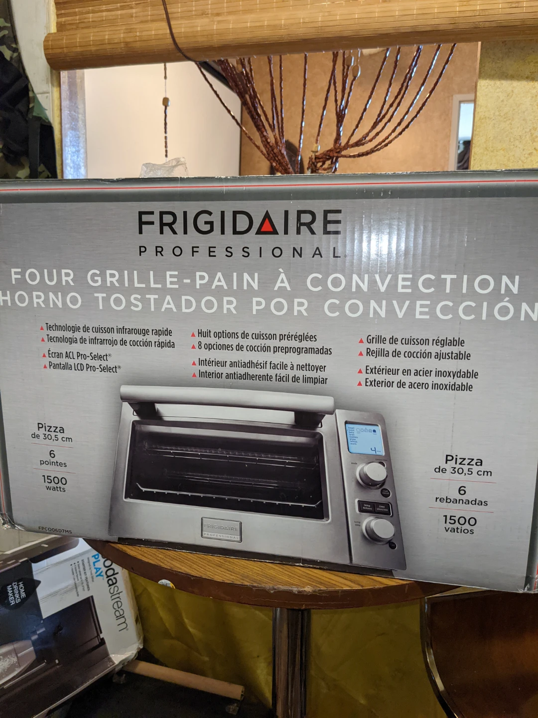 Frigidaire Professional Convection Toaster Oven - photo 4
