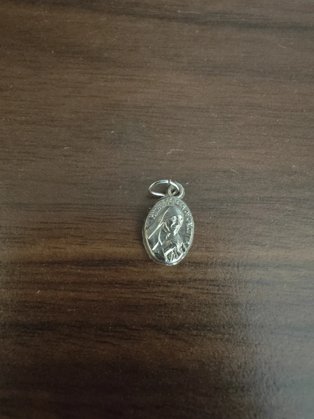 Oval Miraculous Medal Pendant - photo 2