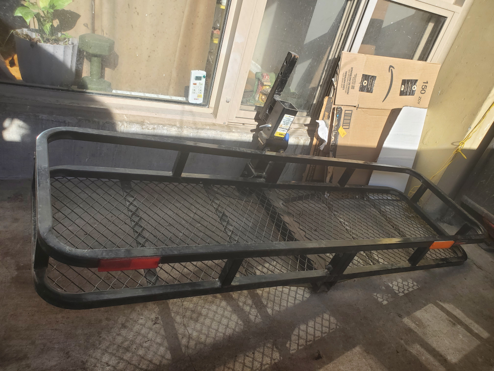 MotoMaster Hitch Basket, Steel with Folding Shank