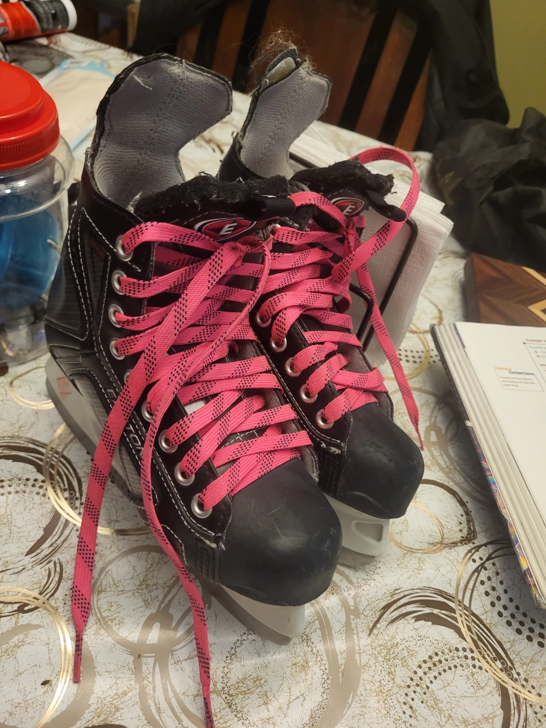 Easton hockey skates (size 3.0) - photo 2