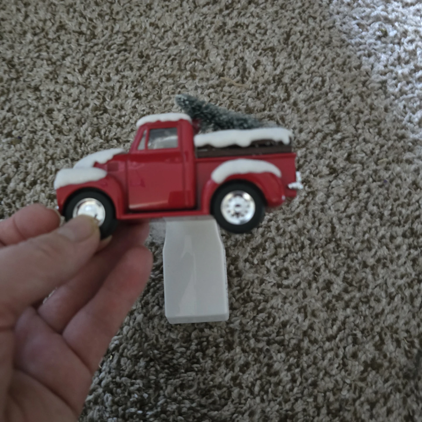 Red Vintage Truck with Christmas Tree Wall Plug-in