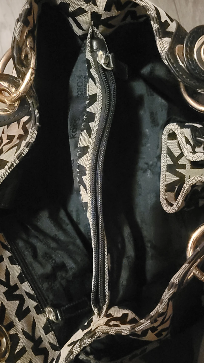 Michael Kors MK Signature Tote Bag - photo 4