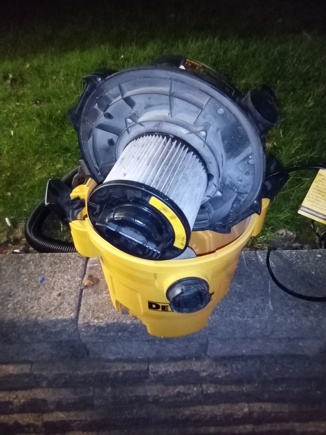 DeWalt Wet/Dry Vacuum - photo 3