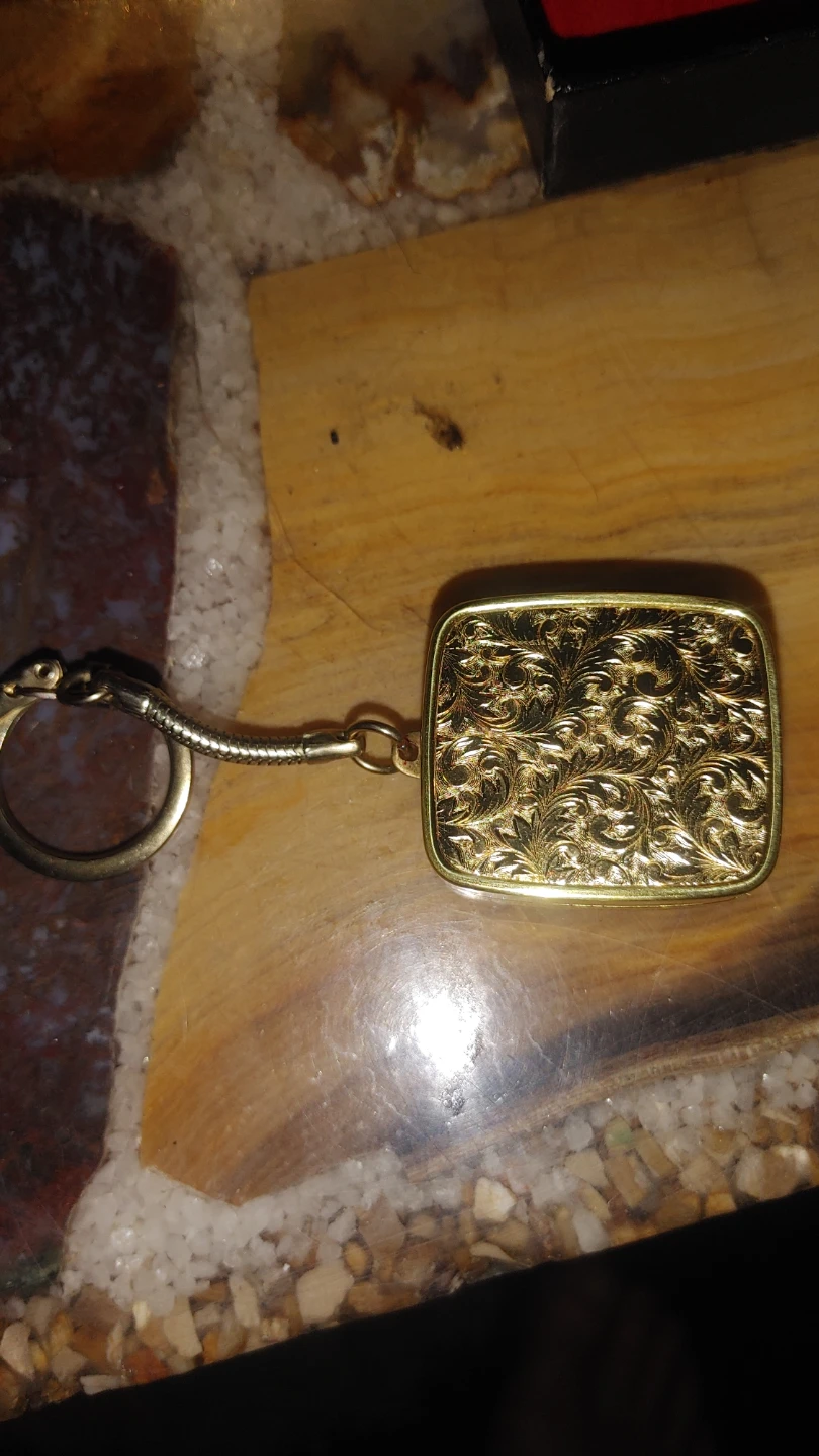 Vintage Gold Tone Clover Etched Keychain - photo 3