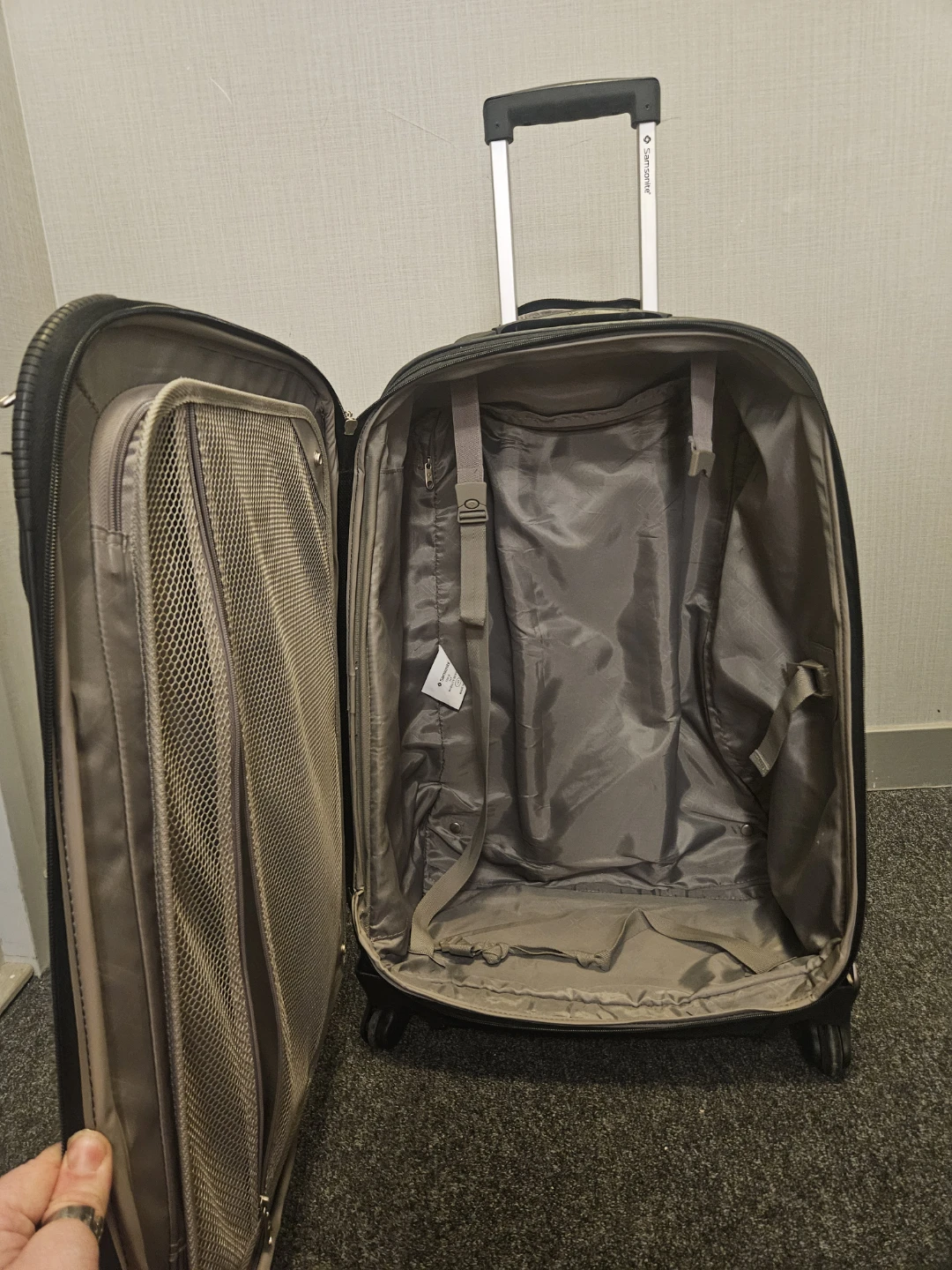 Samsonite Mobility Series Expandable Black Rolling Suitcase - photo 3