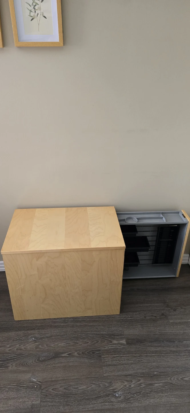 Light Wood Cube Storage Unit with Shelves
