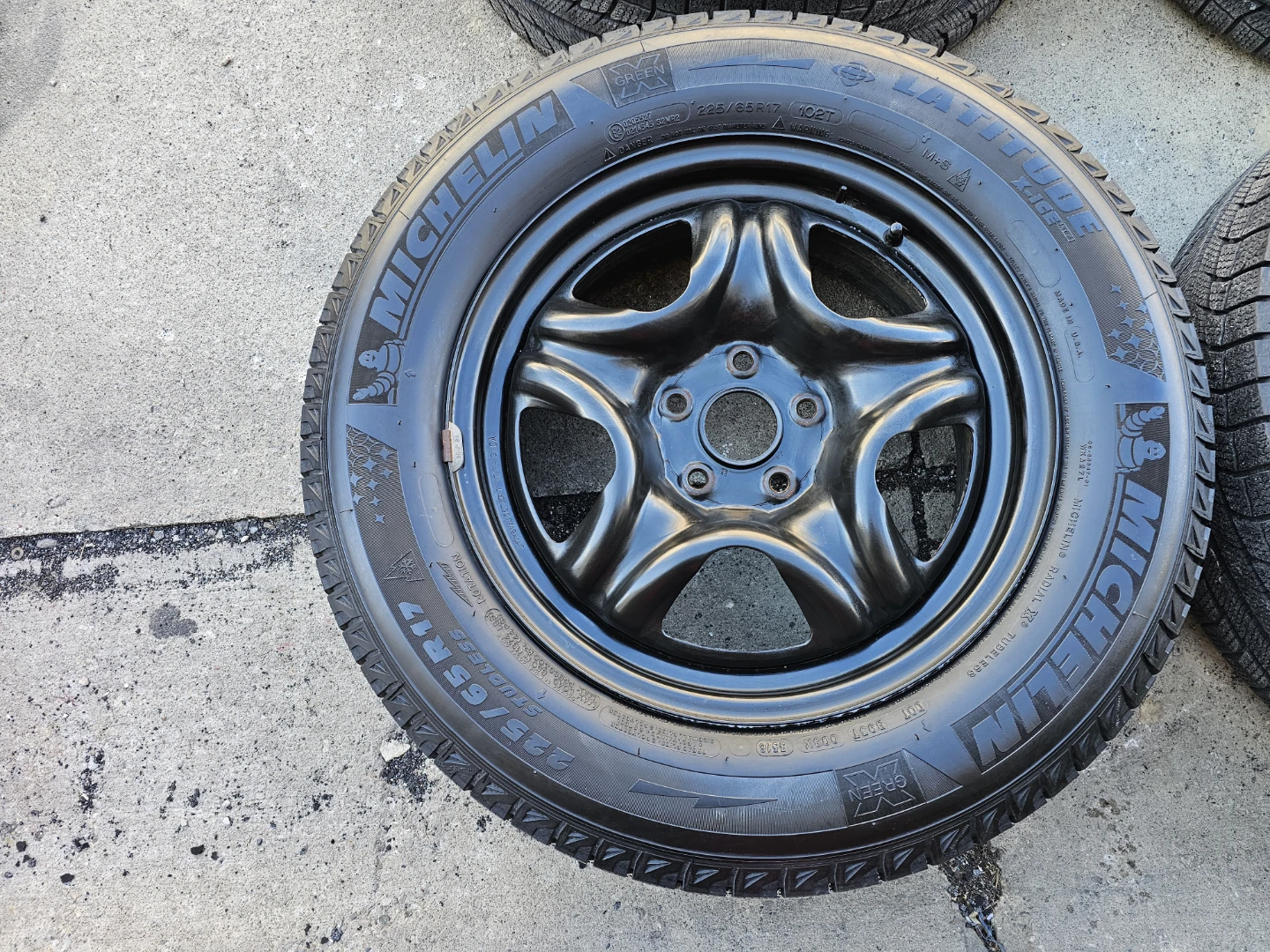 TOYOTA RAV4 WINTER TIRES ON STEEL RIMS 225/65 R17 - photo 4