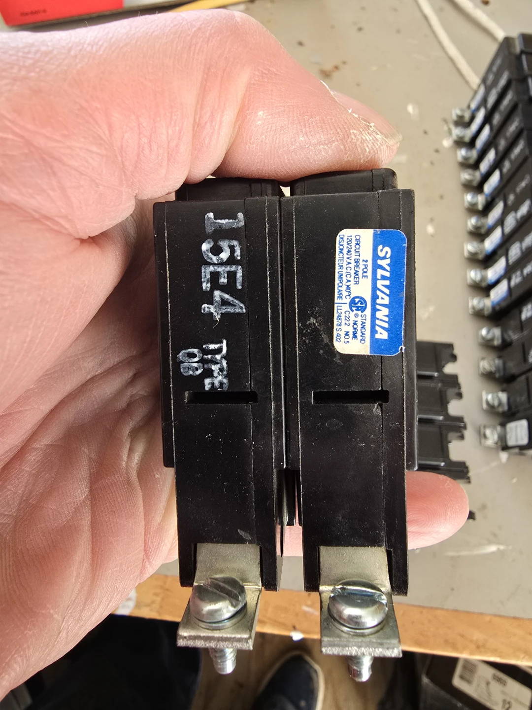 Commander Circuit Breakers 40A to 15A - photo 3