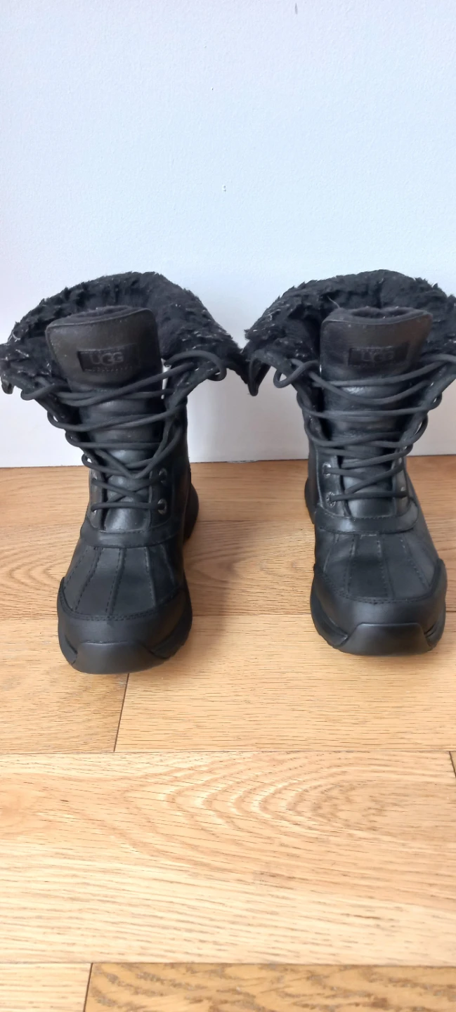 UGG Waterproof Boots - Women 6.5