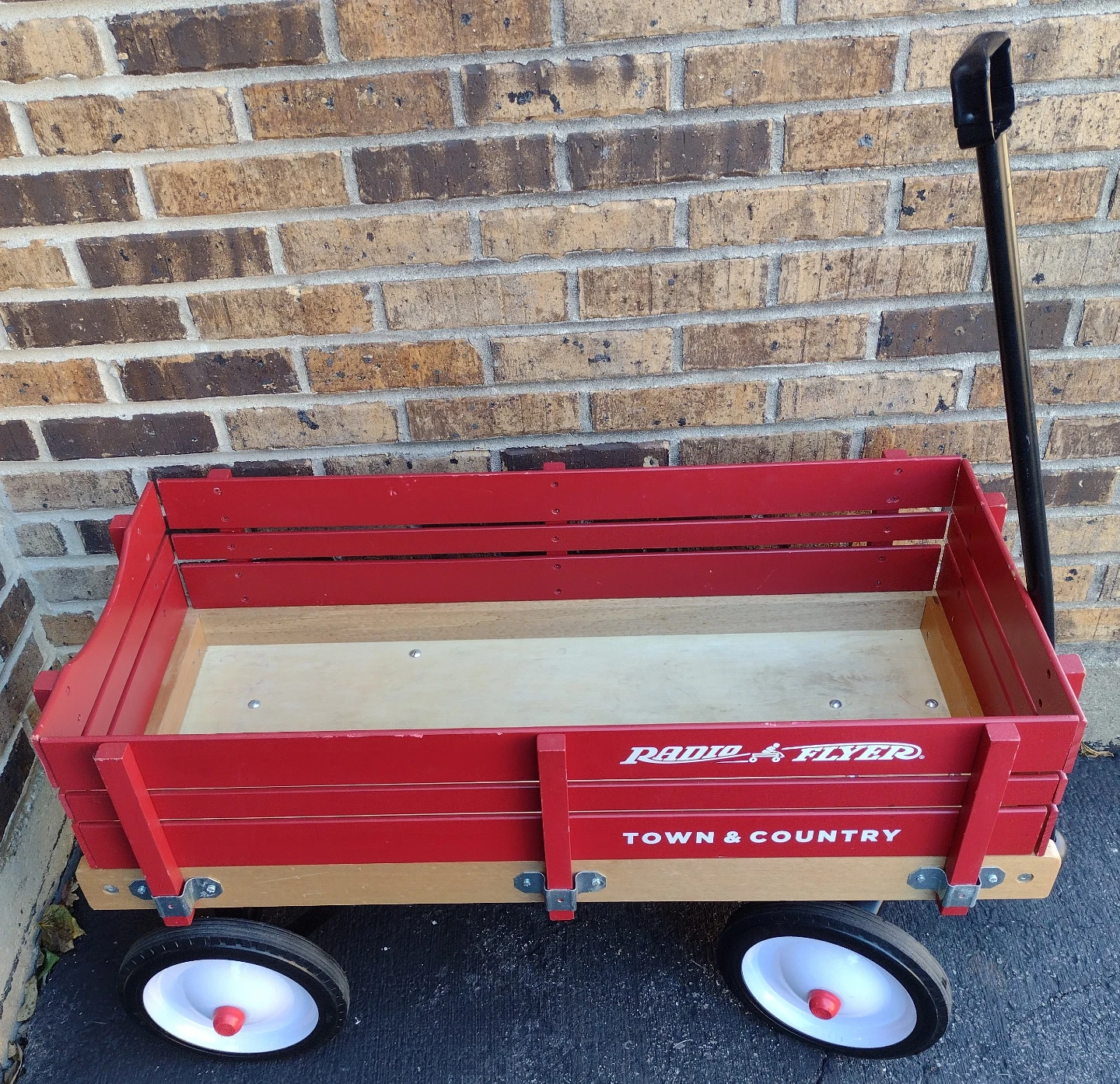 Radio Flyer Town & Country Wagon