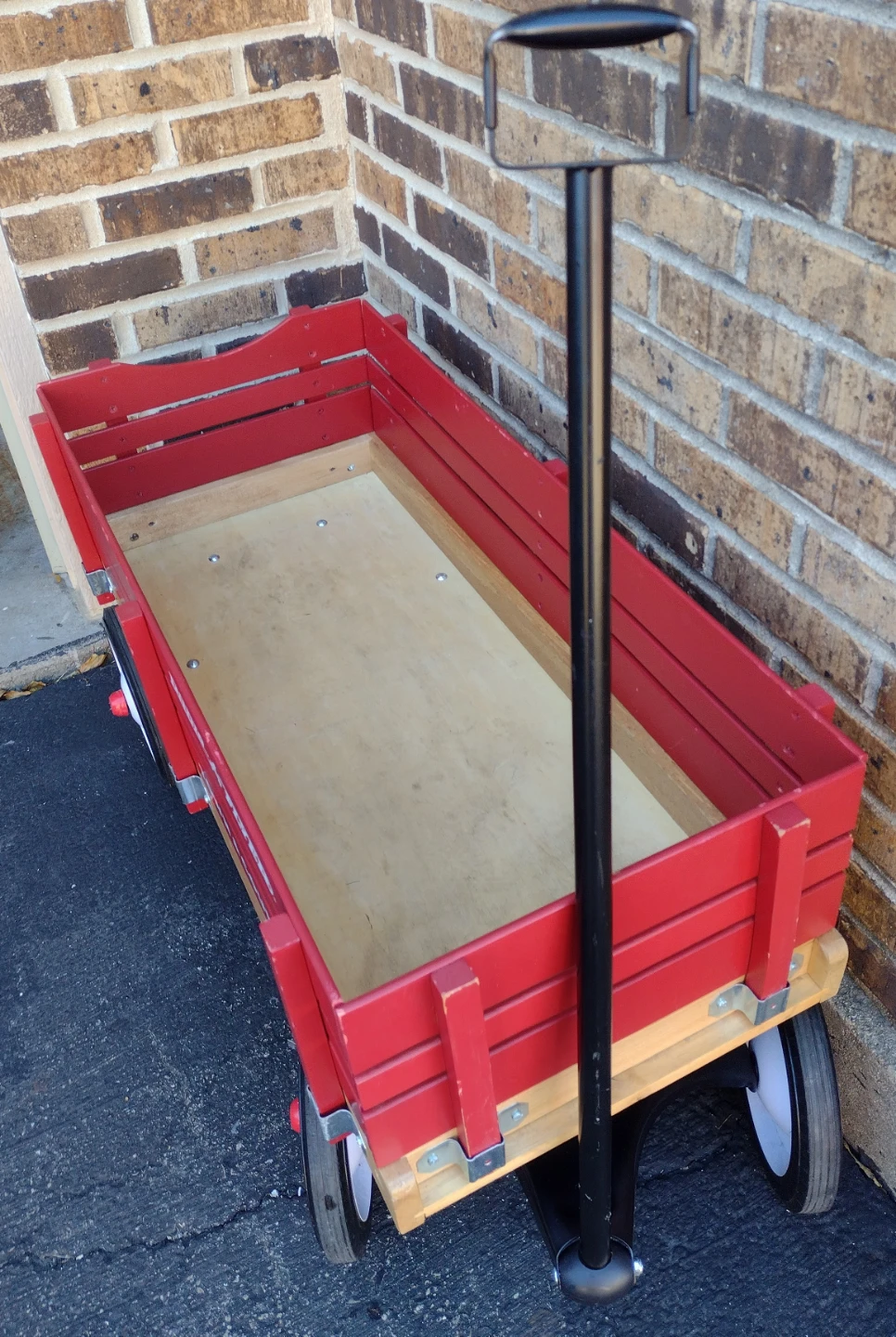 Radio Flyer Town & Country Wagon - photo 2