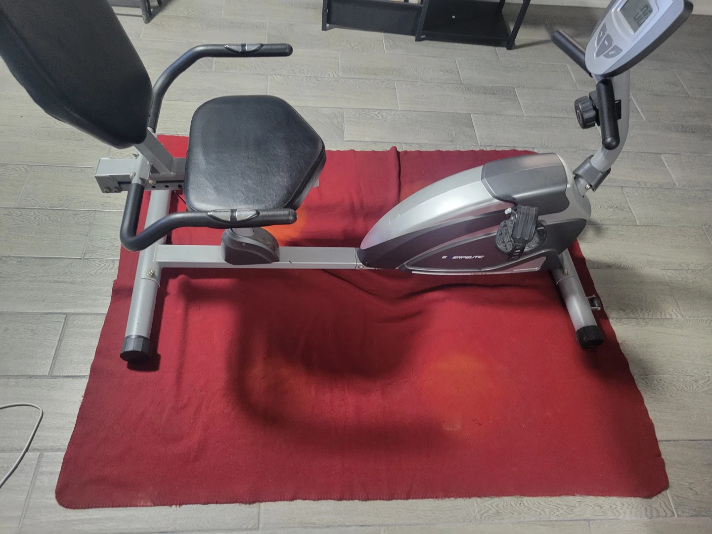 SEATED STATIONARY BIKE EXCELLENT CONDITION