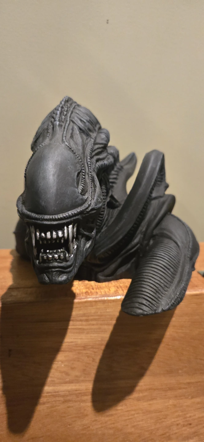 Alien Xenomorph Bust