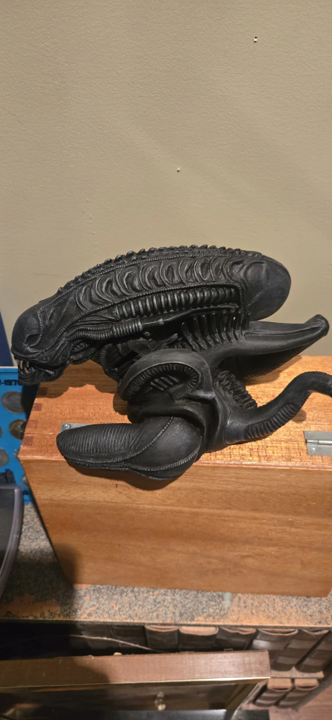 Alien Xenomorph Bust - photo 2