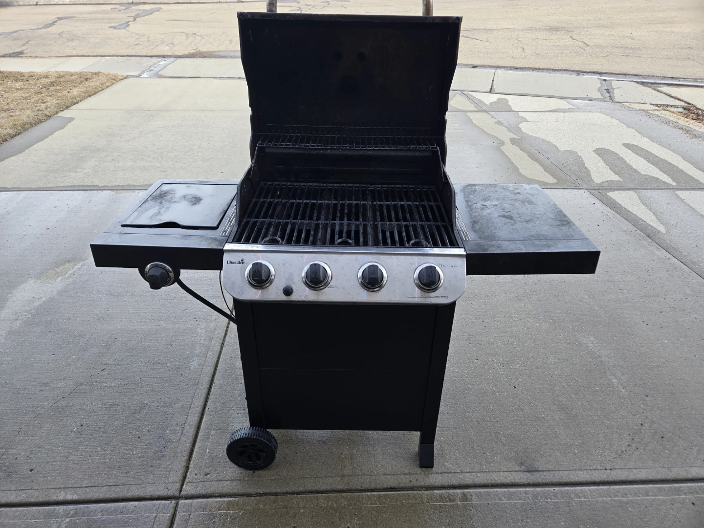 Char-Broil 4-Burner Gas Grill with Side Burner - photo 2