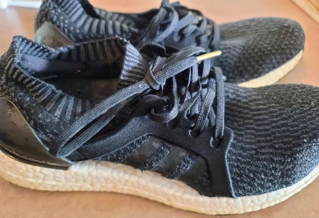 Adidas UltraBoost running shoe black and white - photo 2