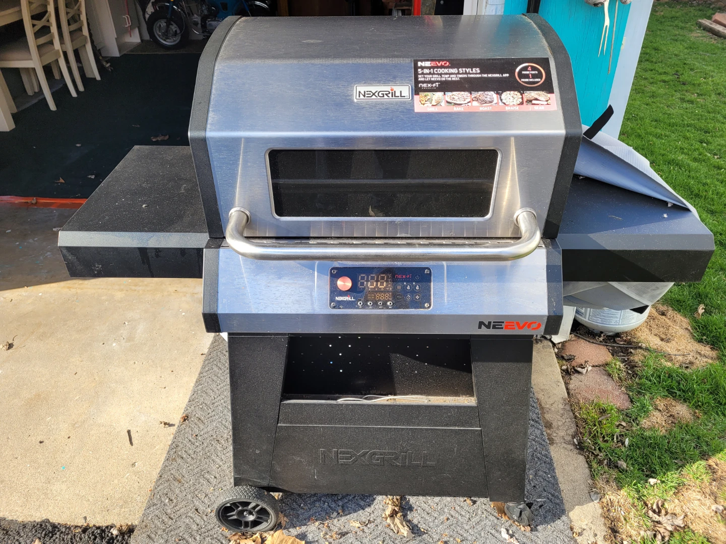 Propane grill - photo 2