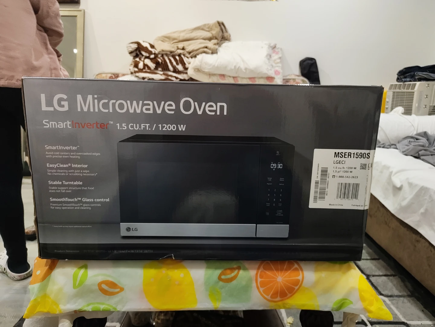 LG Microwave Oven 1.5 CU.FT. / 1200 W - photo 2