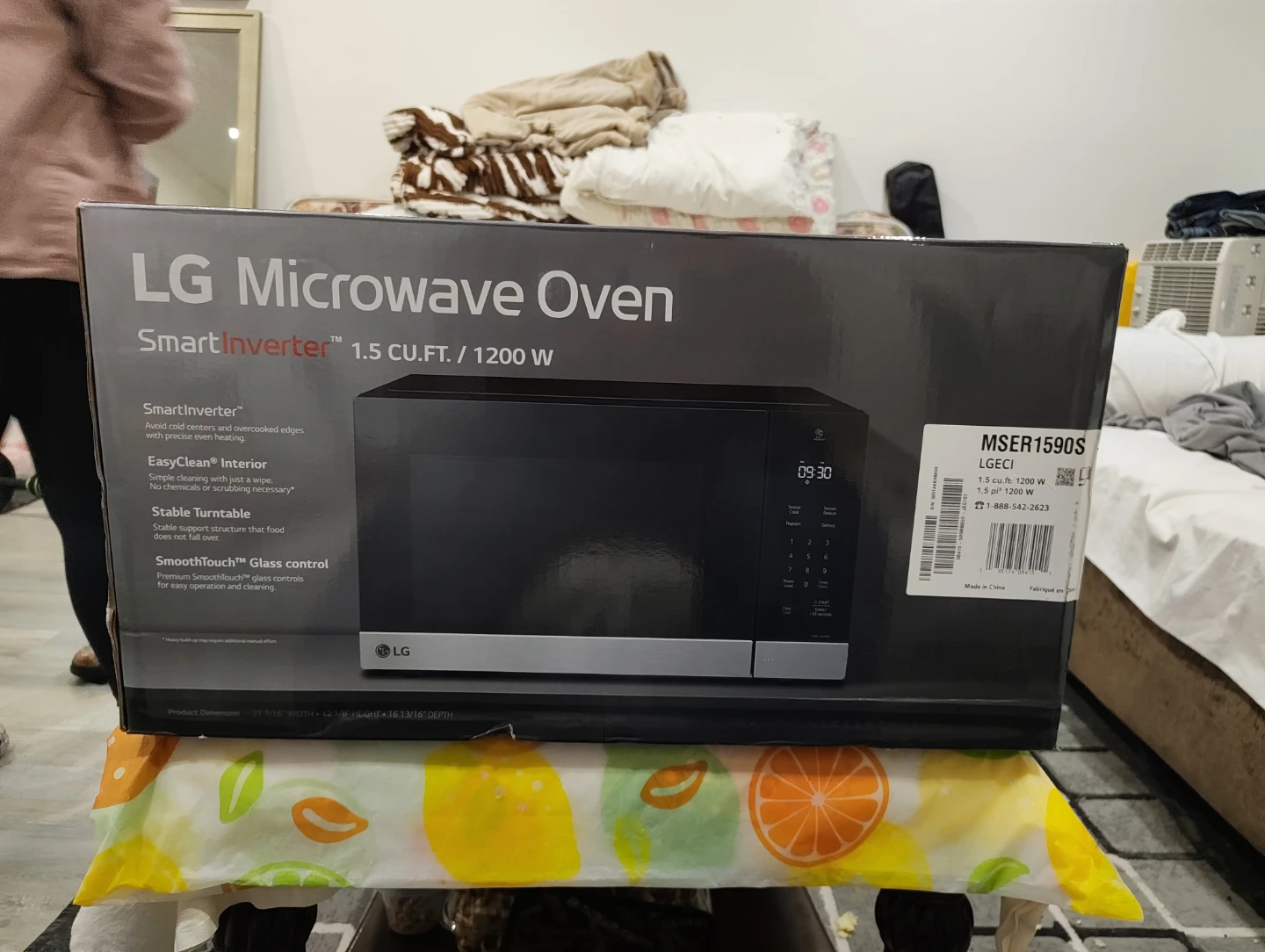 LG Microwave Oven 1.5 CU.FT. / 1200 W - photo 3