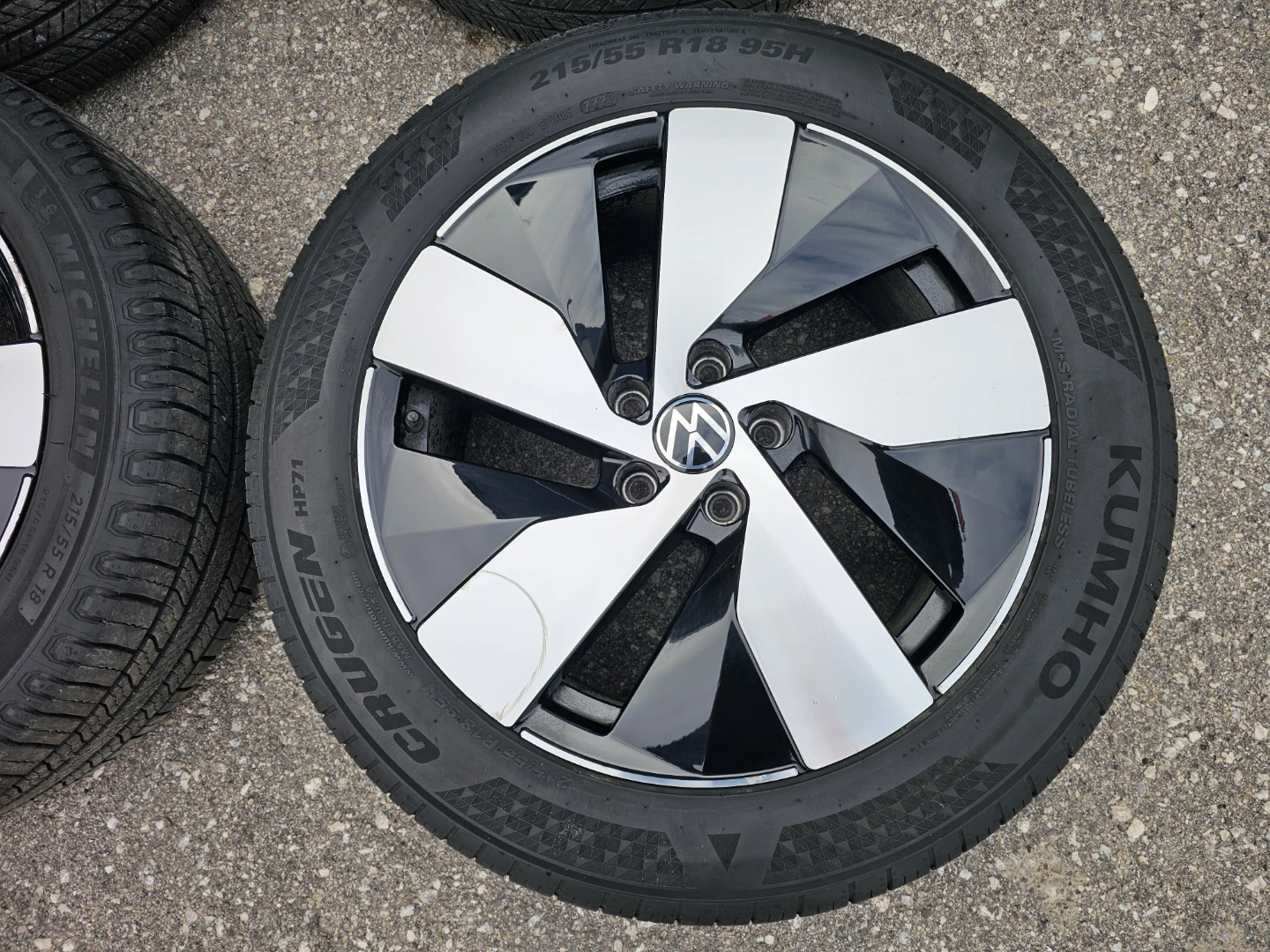 VOLKSWAGEN TAOS O.E.M RIMS AND ALL SEASON TIRES 215/55 R18