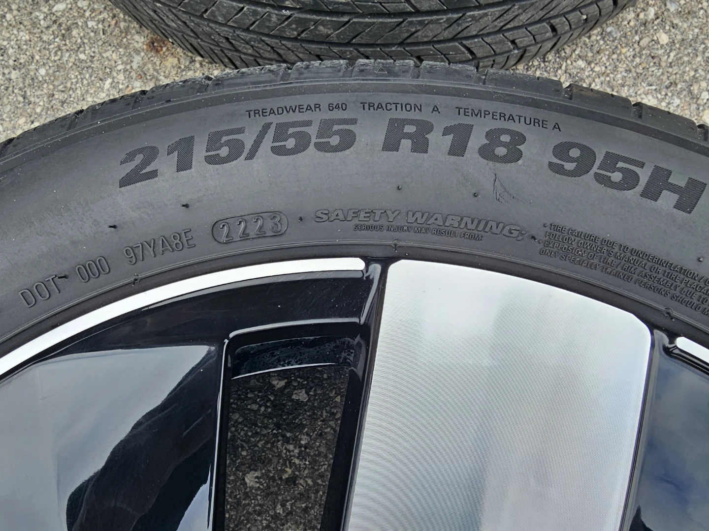 VOLKSWAGEN TAOS O.E.M RIMS AND ALL SEASON TIRES 215/55 R18 - photo 3