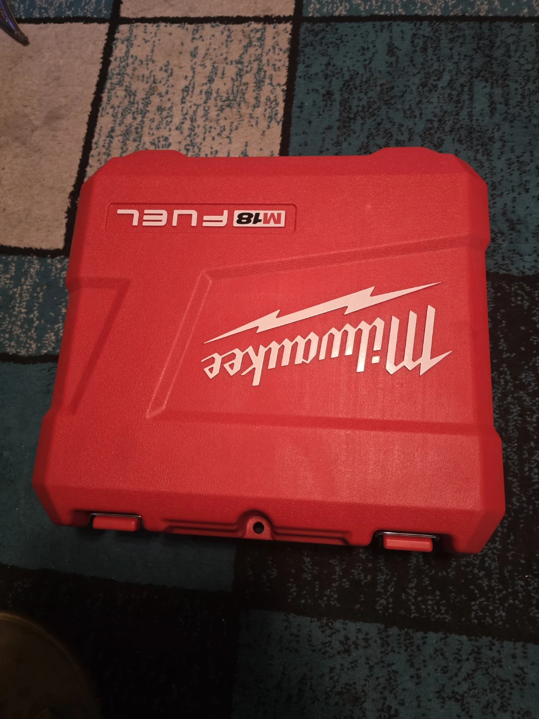 Milwaukee 1/2" Drive M18 FUEL Impact Wrench Kit