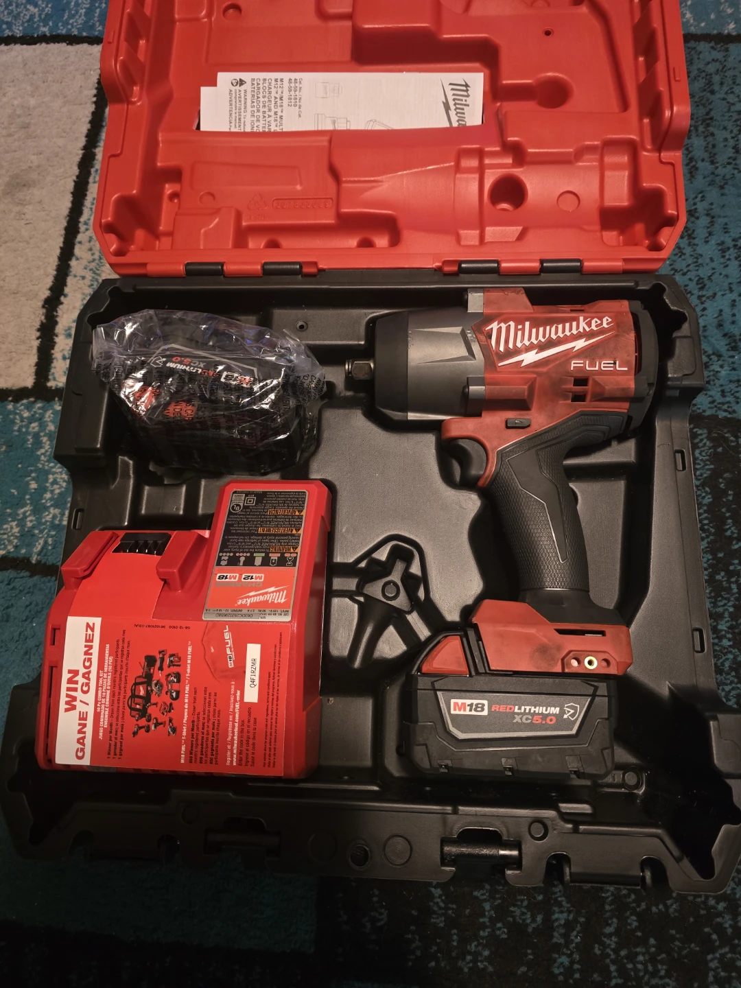 Milwaukee 1/2" Drive M18 FUEL Impact Wrench Kit - photo 2
