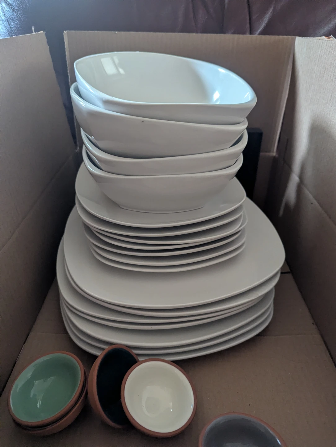 Dish Set with White Rack