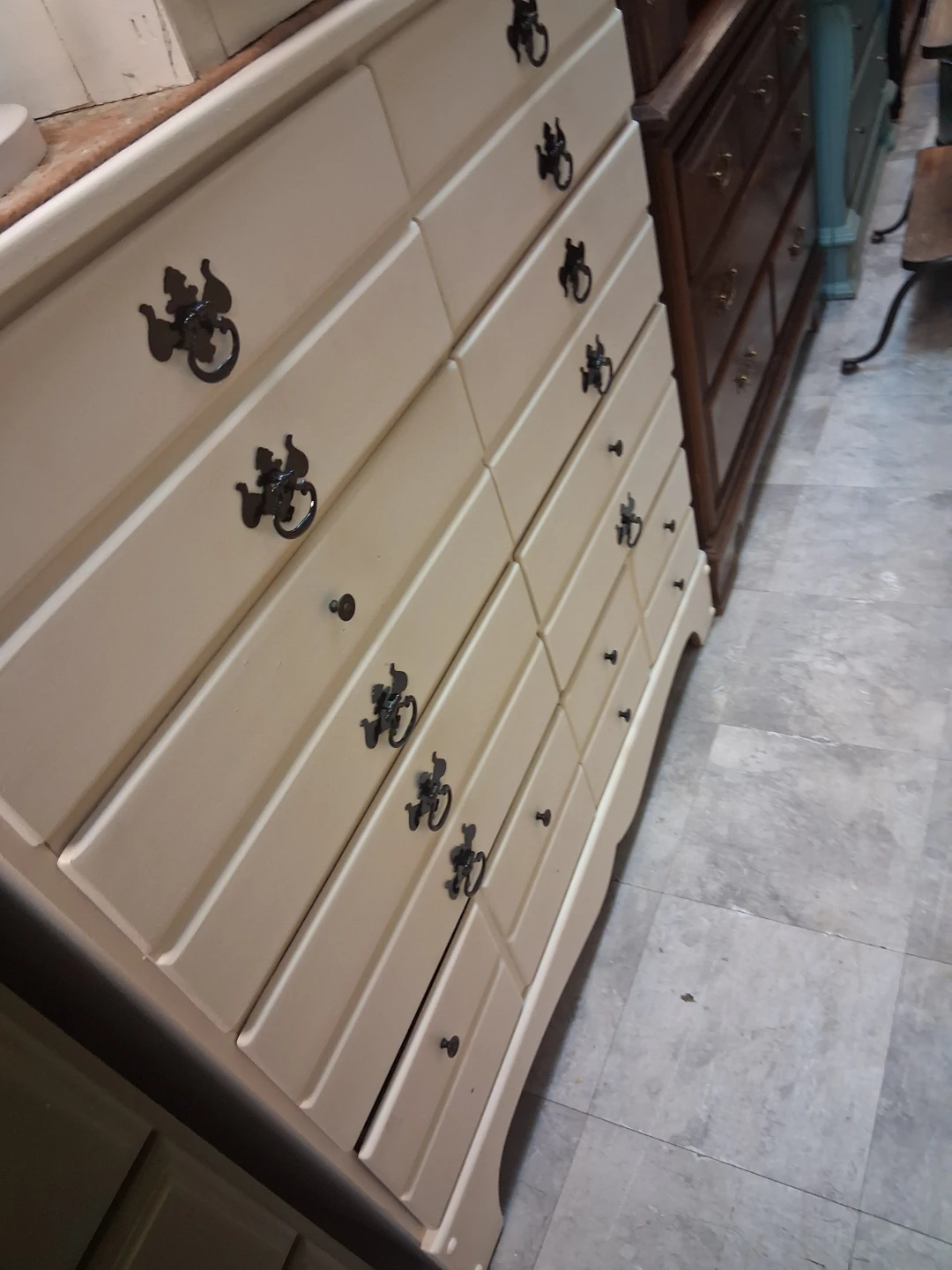 Cream 12-Drawer Dresser - photo 2