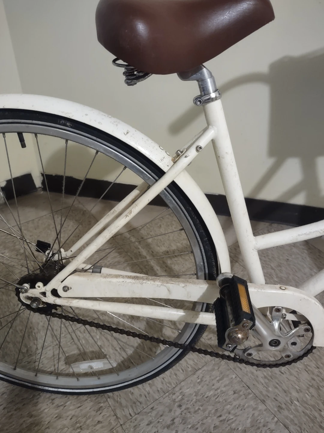 Linus Dutchi 1Bike - White with Brown Saddle and Basket