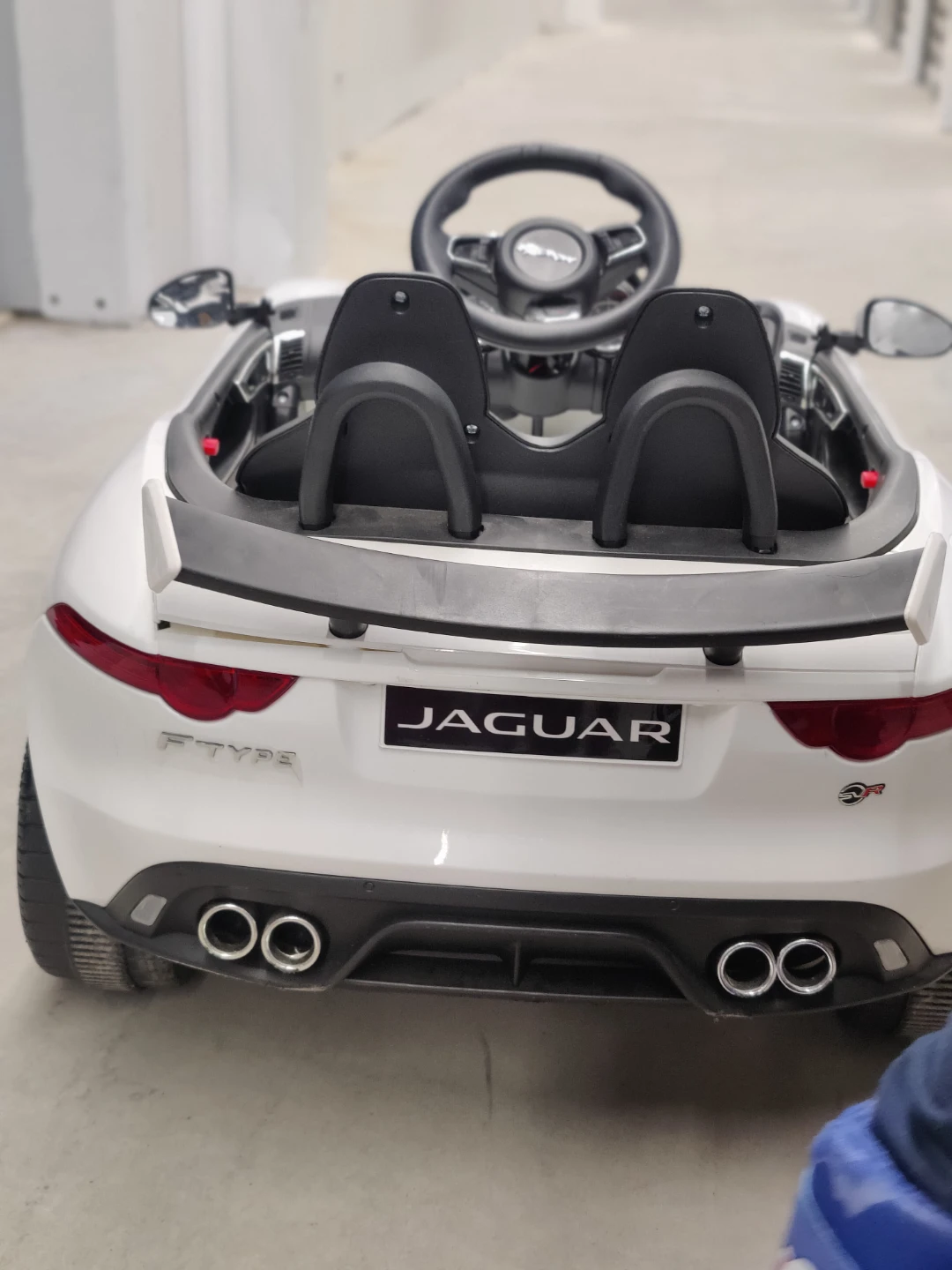 Jaguar F-Type SVR - White - photo 2