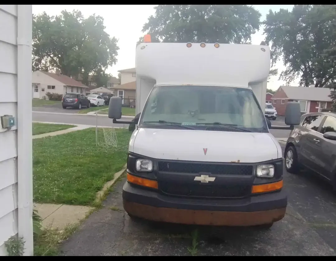 2008 Chevrolet 3500 Crew Cab & Chassis with Generator - photo 4