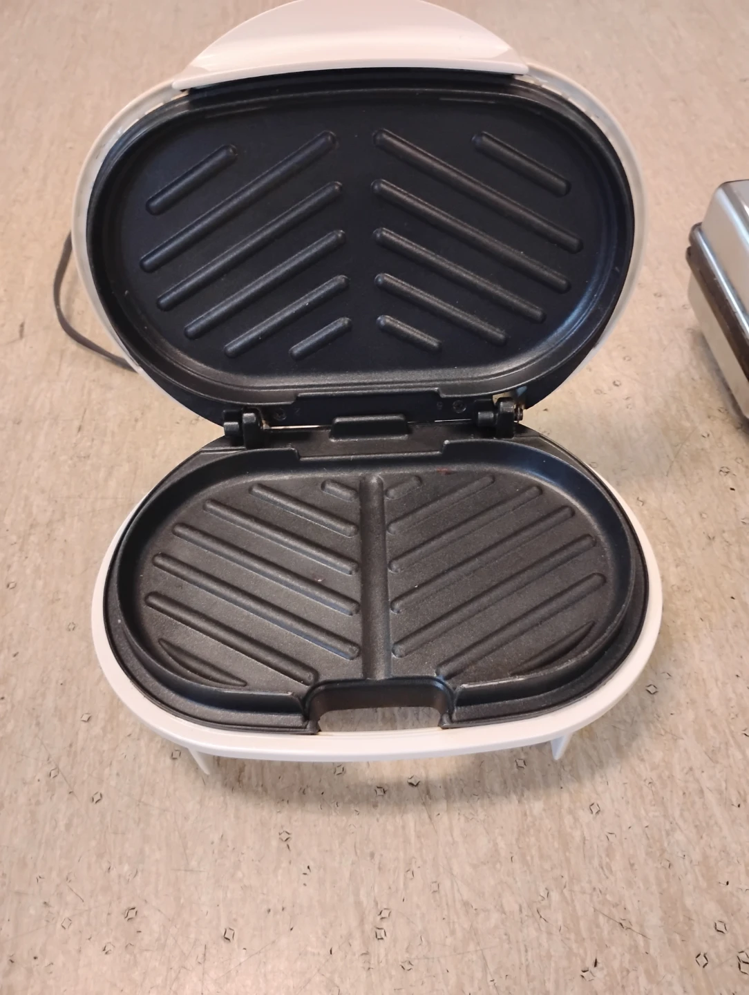Hamilton Beach White Electric Griddle Panini Press - photo 2